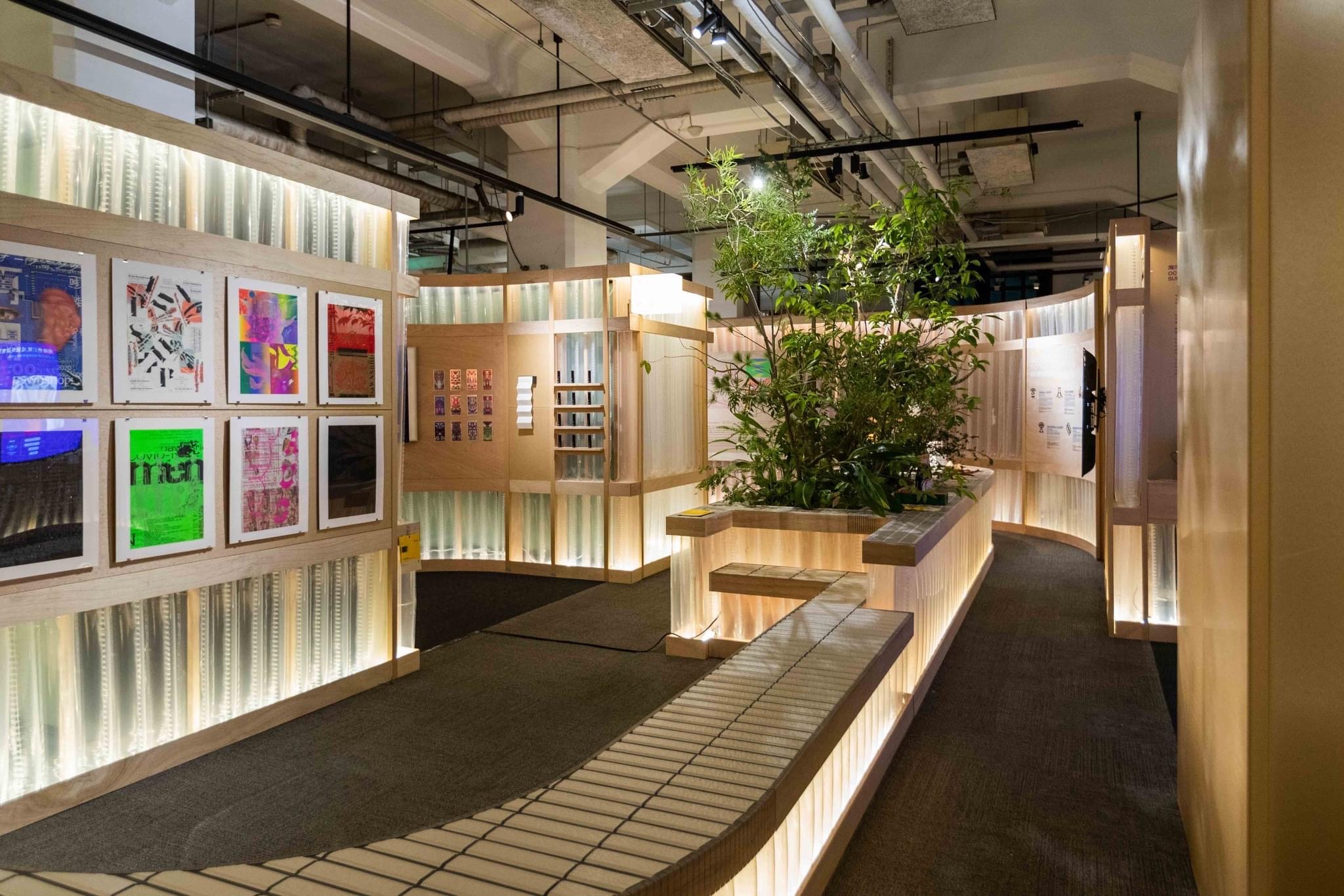 2023 新一代設計展弧形展台與展牆